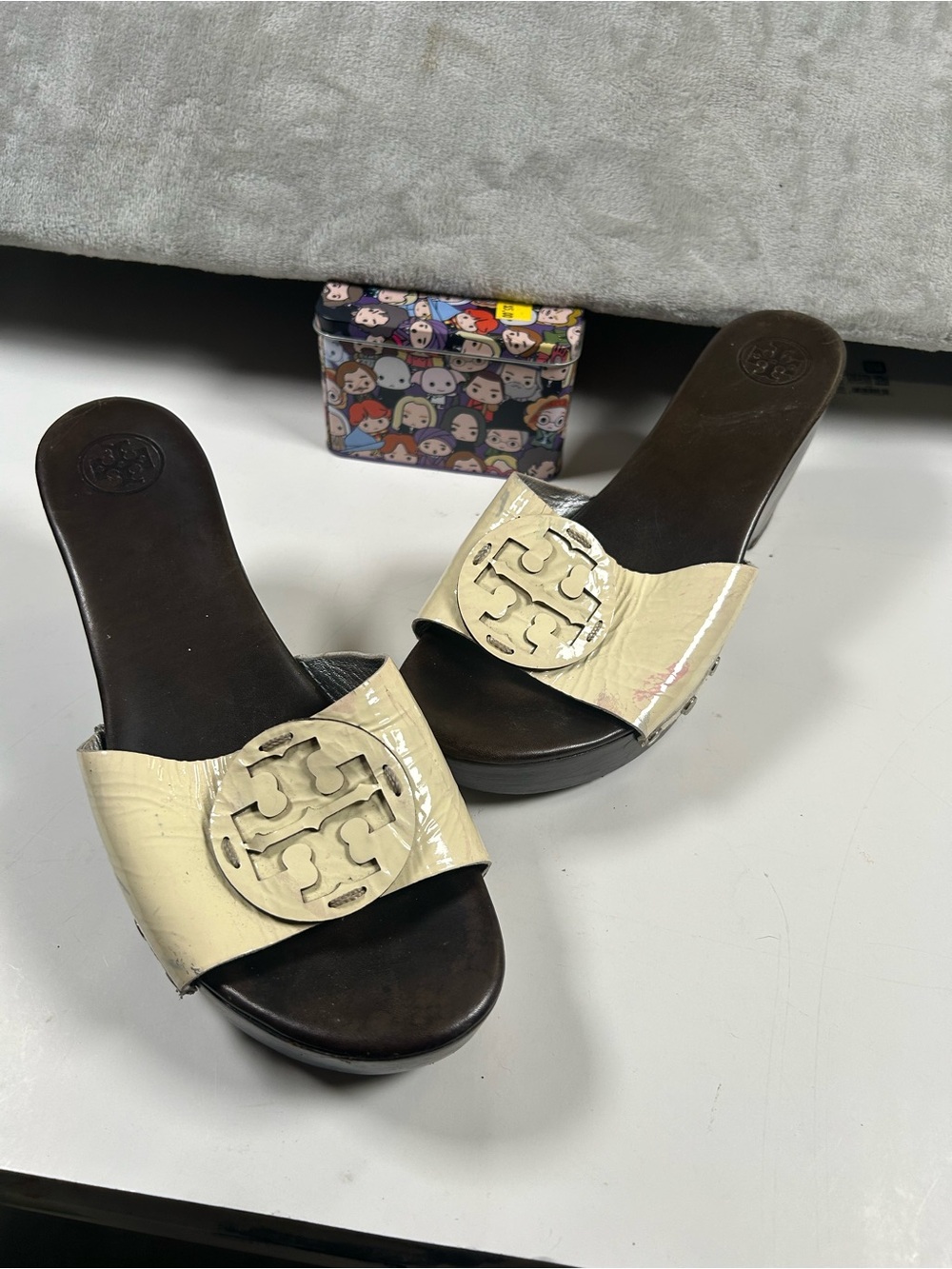 Tory Burch Cream Patent Leather Logo Slide Mules